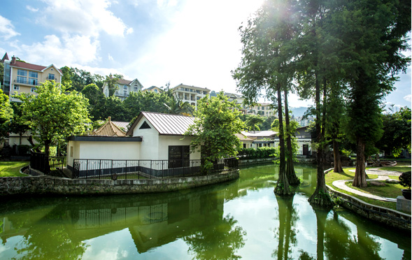 银湖别墅院